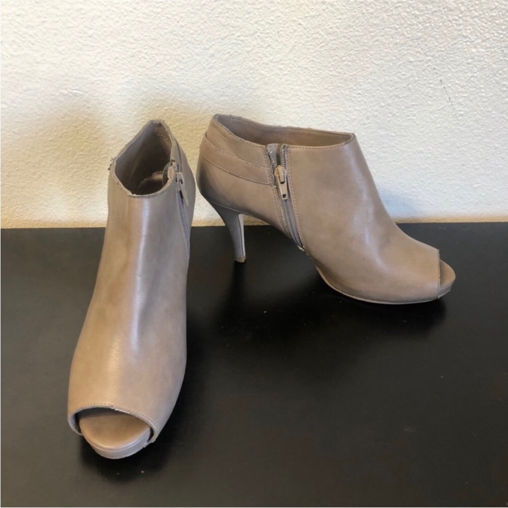 Madden Girl Brown Gray Faux Leather Heeled Boots